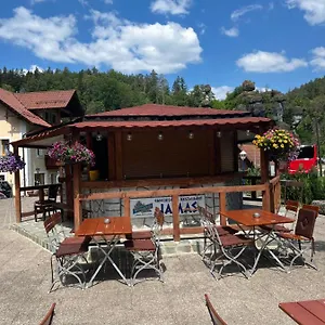 Jamas & Restaurant Hotel